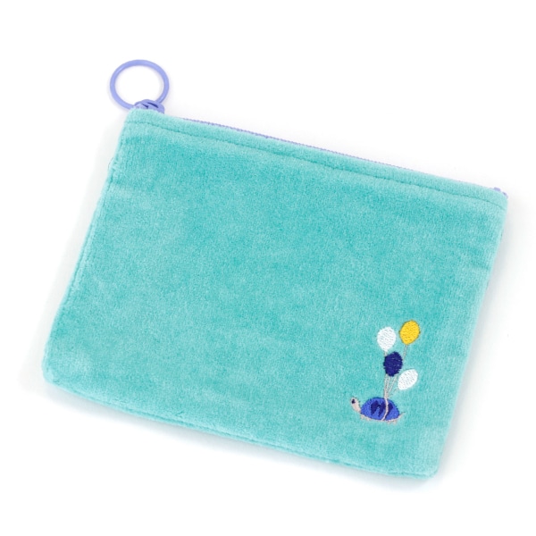 エメラルドグリーン