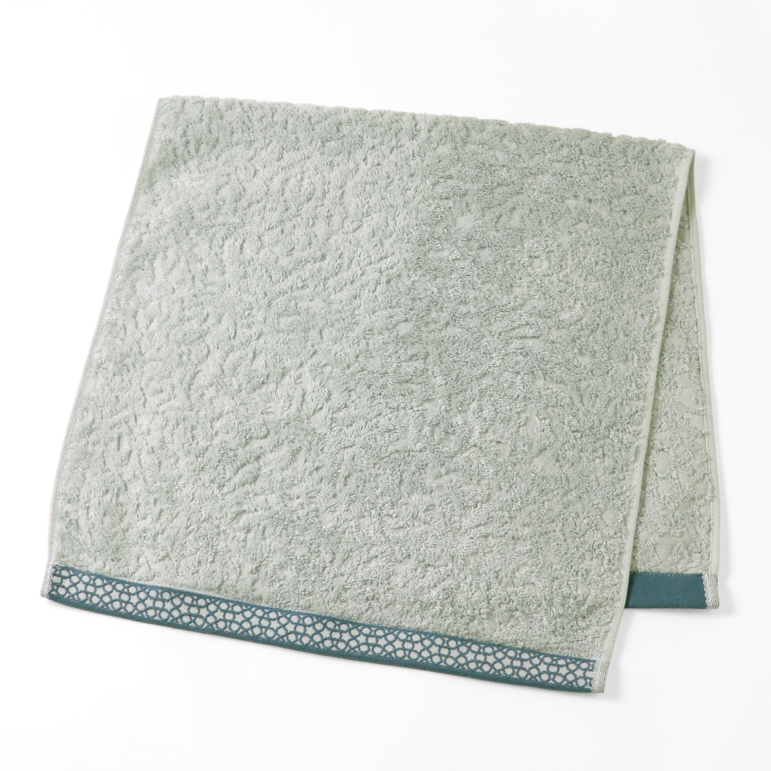 ペールグリーン